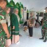Babinsa Ulujami Aktif Dampingi Pengecekan Kesehatan Warga di Posbindu Tasikrejo