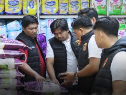 Personil Tipiter Polres Tanjab Timur Melakukan Pengecekan Kesetabilan Harga dan Kebutuhan Stok Beras di Pasaran