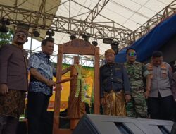 Ikon Kebanggaan Pemalang: Gubernur Jateng Buka Resmi Festival Mangga 2025 di Desa Penggarit, Ribuan Warga Tumpah Ruah