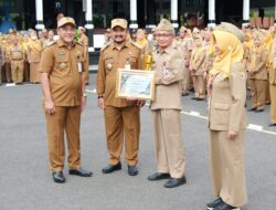 Bupati Anom Serahkan Penghargaan KPID dan ITMW: Tekankan Kolaborasi Total untuk Kemajuan Pemalang
