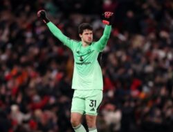 Senne Lammens Tuai Pujian, Pertahanan MU Disebut Lebih Stabil