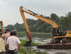 Tanggul Kalimalang Jebol, Warga Margakarya Hidup dalam Bayang-bayang Luapan Air