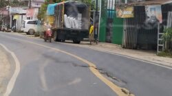 Uang Negara Miliaran Rupiah, Tapi Jalan Masih Bergelombang Proyek Penanganan Longsor Rp6,8 Miliar di Ruas Ahmad Yani Tanjung Disorot 4 Uang Negara Miliaran Rupiah, Tapi Jalan Masih Bergelombang Proyek Penanganan Longsor Rp6,8 Miliar di Ruas Ahmad Yani Tanjung Disorot