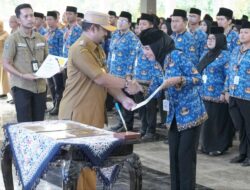 Lantik 291 ASN Baru, Bupati Pemalang Wajibkan Bawa Tanaman untuk Penghijauan